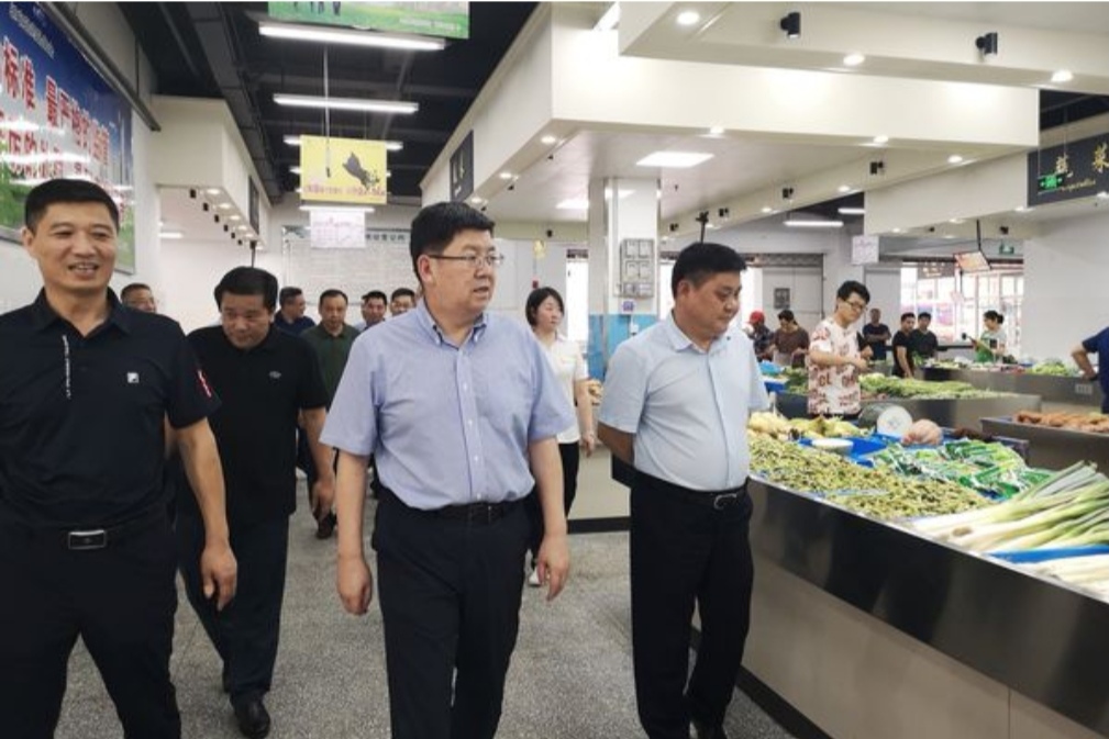 市委書記任澤鋒率隊赴屯溪區(qū)調(diào)研中心城區(qū)菜市場改造、食品安全工作