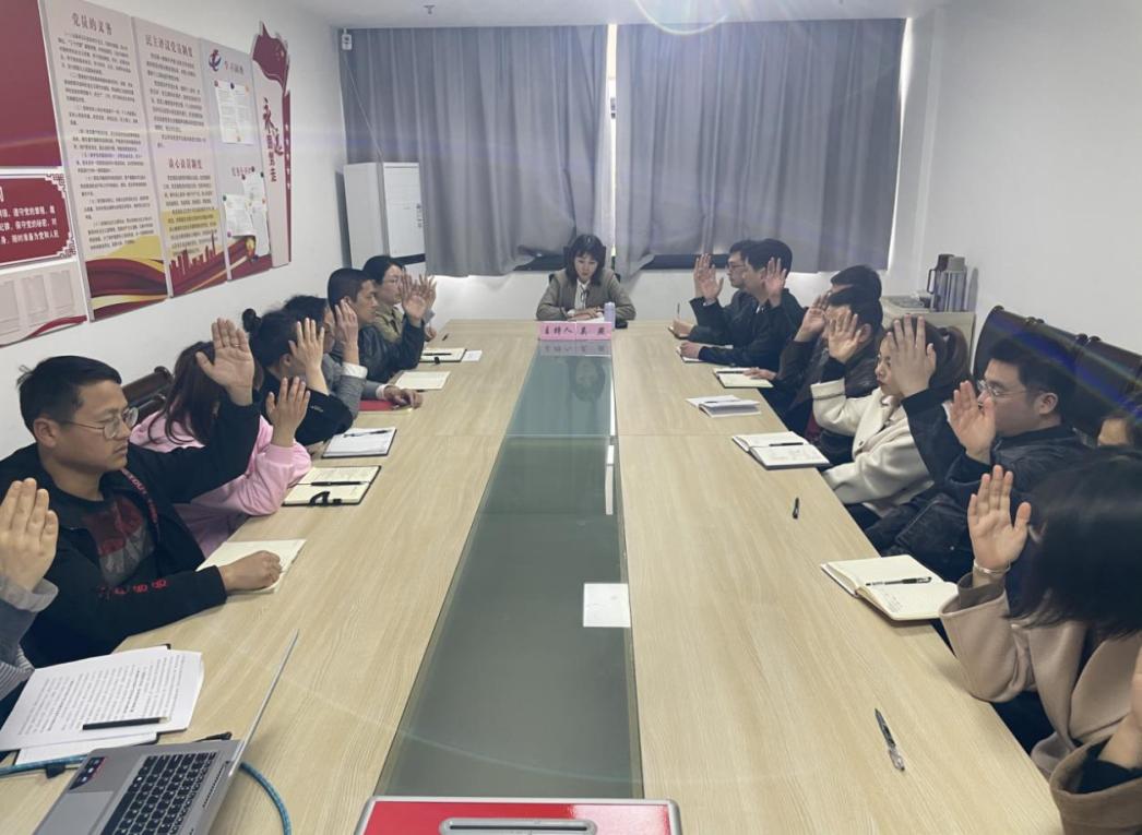 屯溪區(qū)國(guó)投集團(tuán)召開(kāi)第一次職工代表大會(huì)選舉產(chǎn)生第一屆職工董事、職工監(jiān)事