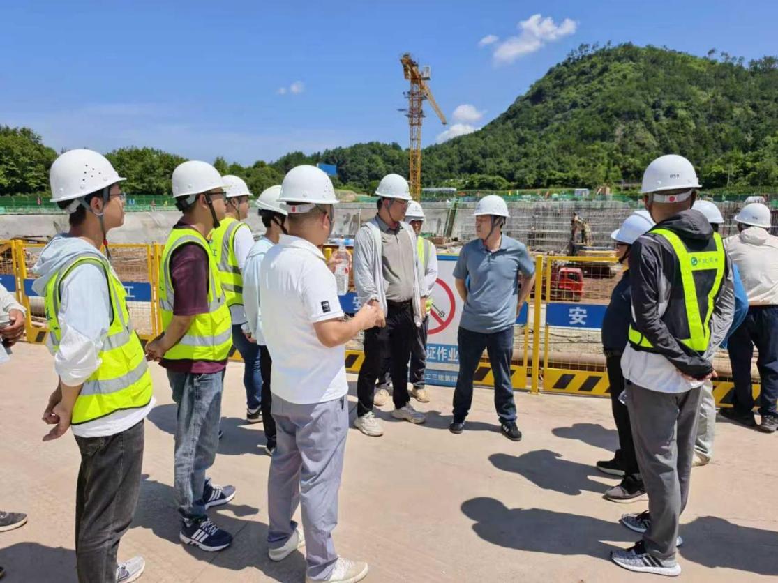 筑安全防線 迎平安雙節(jié)丨城建投公司開(kāi)展節(jié)前安全生產(chǎn)檢查