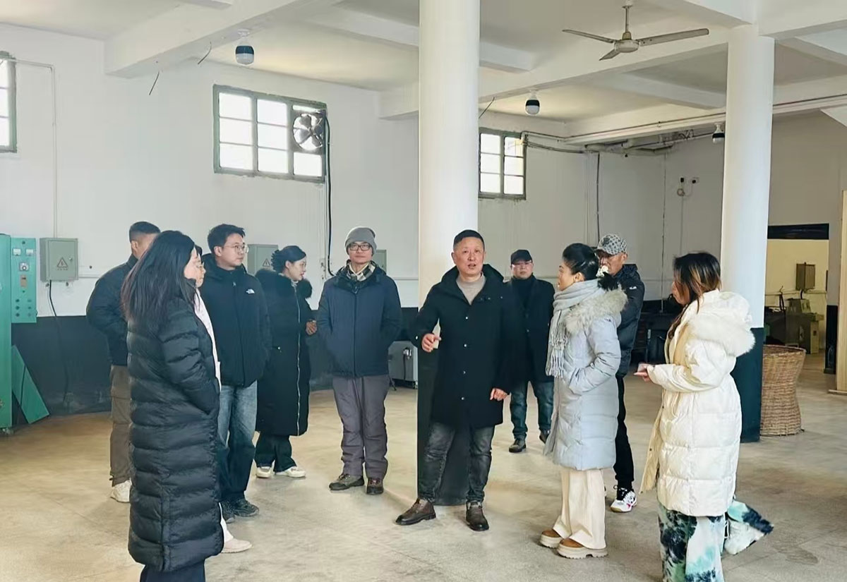 同聚實(shí)驗(yàn)茶場(chǎng) 共繪屯綠新篇——2026年屯溪區(qū)茶葉協(xié)會(huì)首次理事長(zhǎng)辦公會(huì)圓滿(mǎn)召開(kāi)